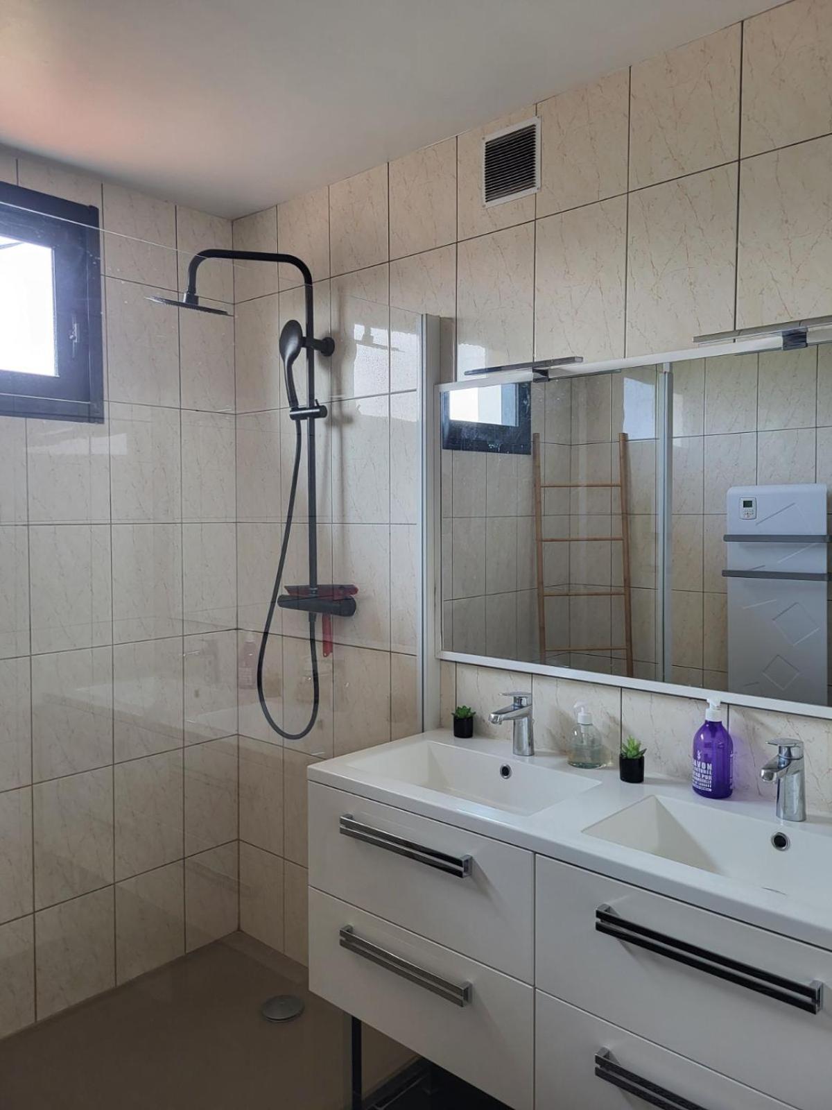Maison Cosy - 4 Chambres Doubles Bergerac Luaran gambar